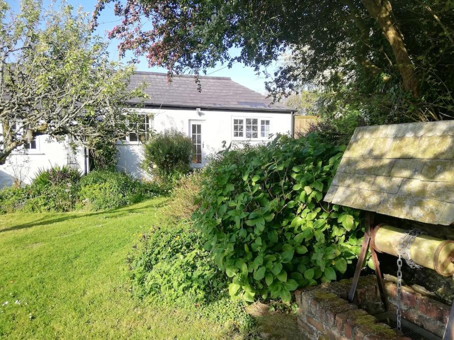 Cozy Country Cottage With Beautiful Rural Views Ньюки Экстерьер фото